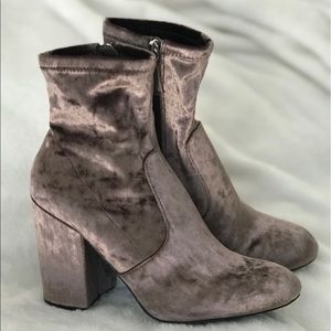 NWOT Steve Madden Velvet Booties